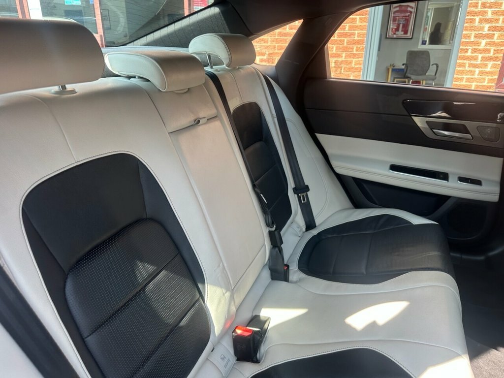 Jaguar XF 3L S Red #5