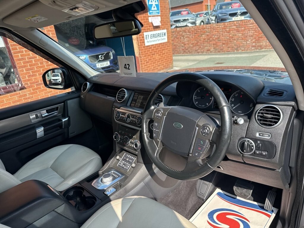 Land Rover Discovery 4 3L Hse Grey #3
