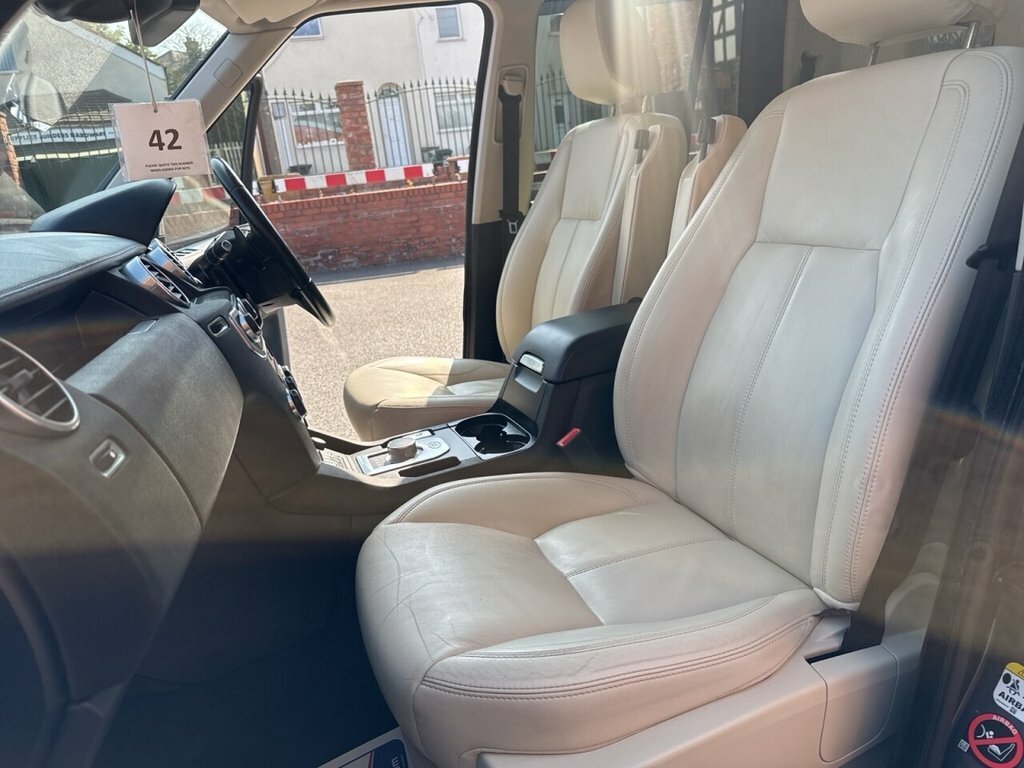 Land Rover Discovery 4 3L Hse Grey #6
