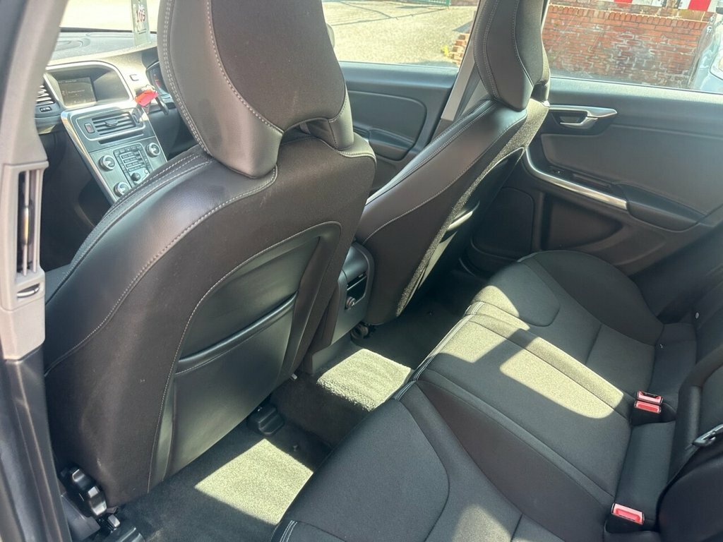 Volvo S60 Saloon White #18