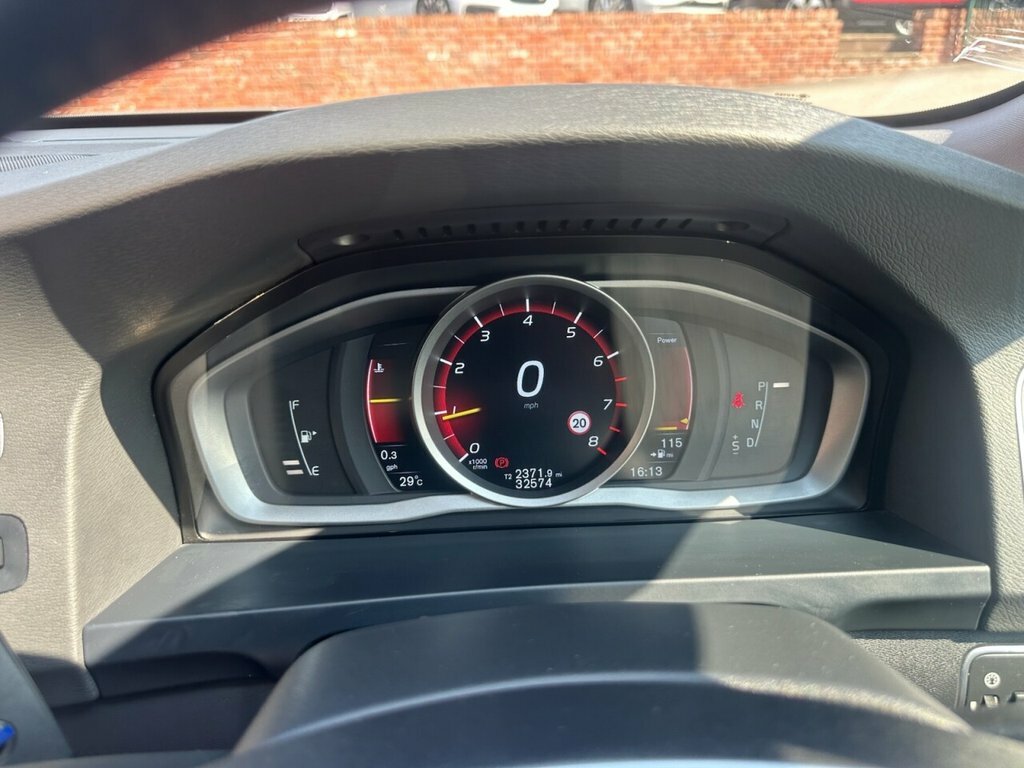 Volvo S60 Saloon White #7