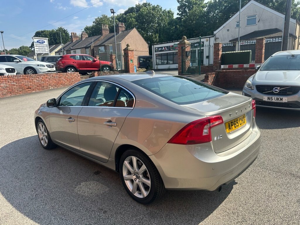 Volvo S60 Saloon White #35