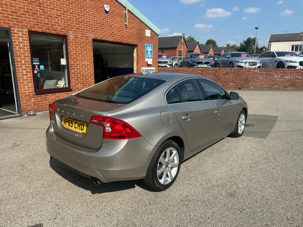 Volvo S60 Saloon White #37