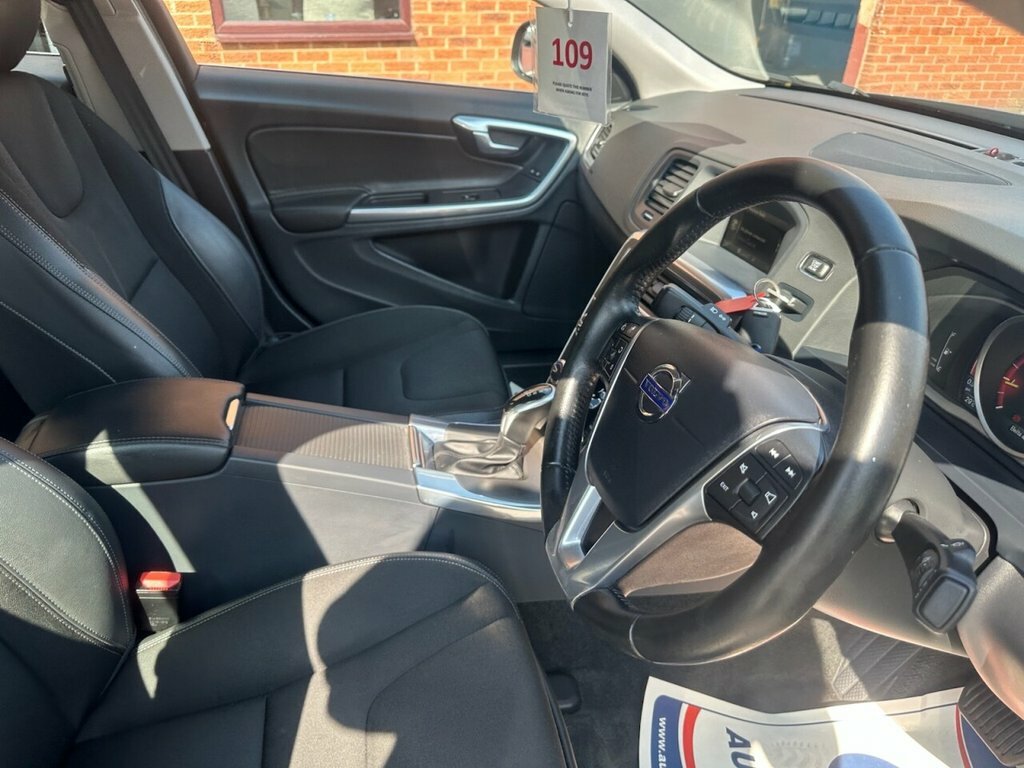Volvo S60 Saloon White #12