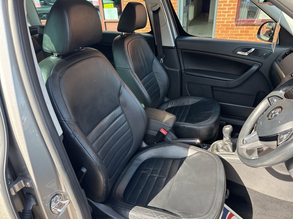 Skoda Yeti 2L Se L Beige #6
