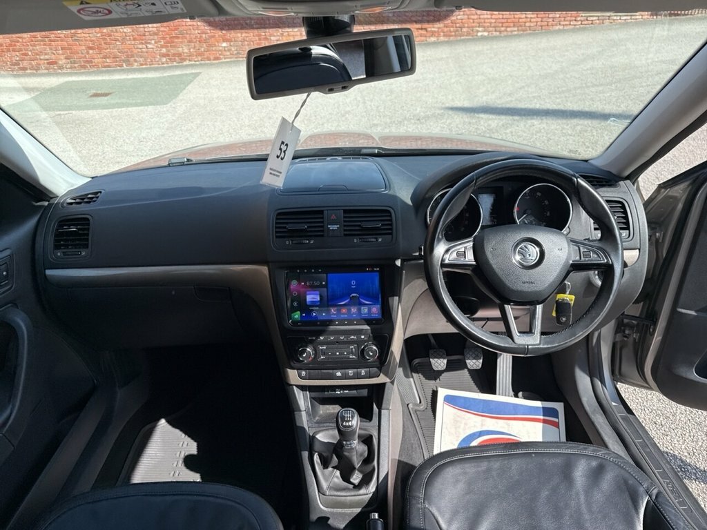 Skoda Yeti 2L Se L Beige #4