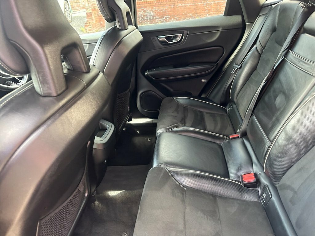 Volvo XC60 2L R-design Red #6
