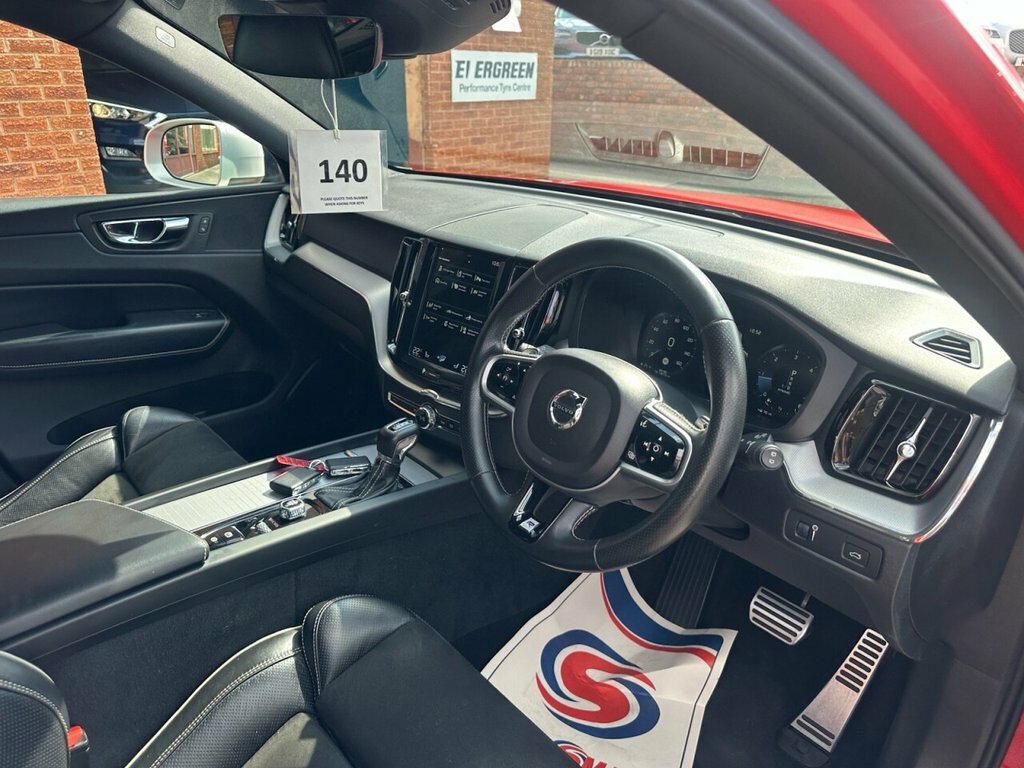 Volvo XC60 2L R-design Red #4