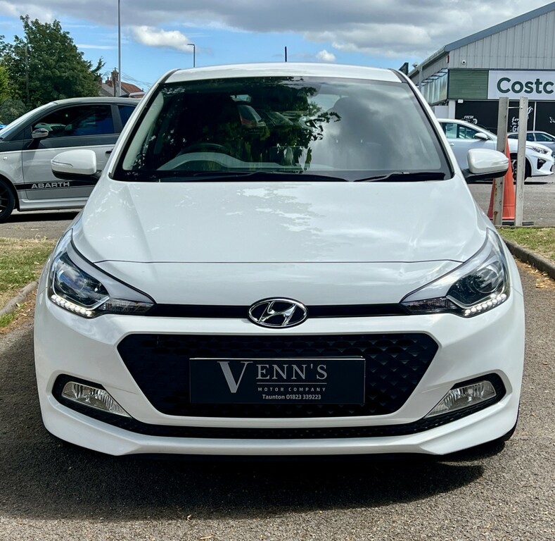 Hyundai I20 Hatchback I20 1.4 Premium 201665 White #2