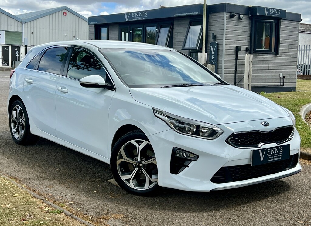 Kia Ceed Hatchback 1.6 Crdi 3 201919 White