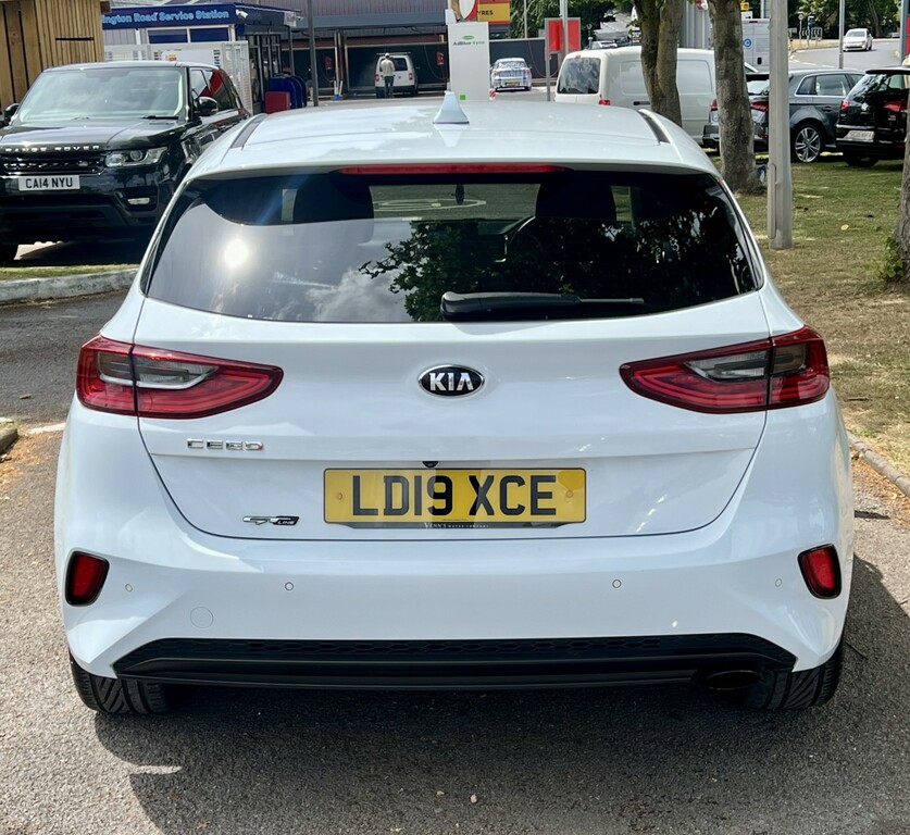 Kia Ceed Hatchback 1.6 Crdi 3 201919 LD19XCE White #6