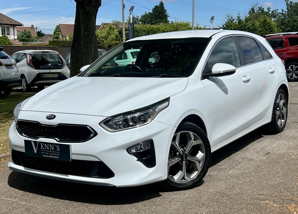 Kia Ceed Hatchback 1.6 Crdi 3 201919 LD19XCE White #3