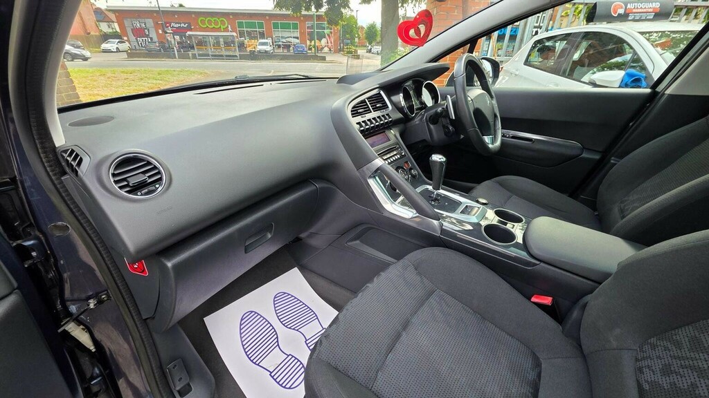 Peugeot 3008 1.6 Hdi 115 Active II Black #18