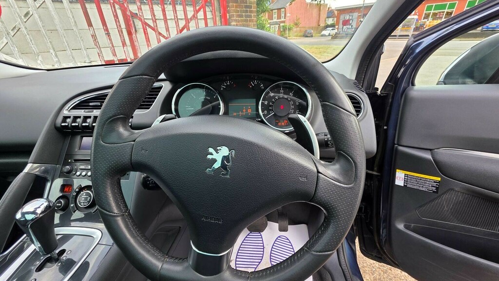 Peugeot 3008 1.6 Hdi 115 Active II Black #25