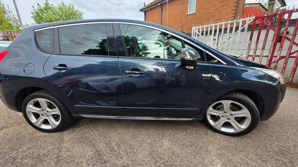 Peugeot 3008 1.6 Hdi 115 Active II Black #16