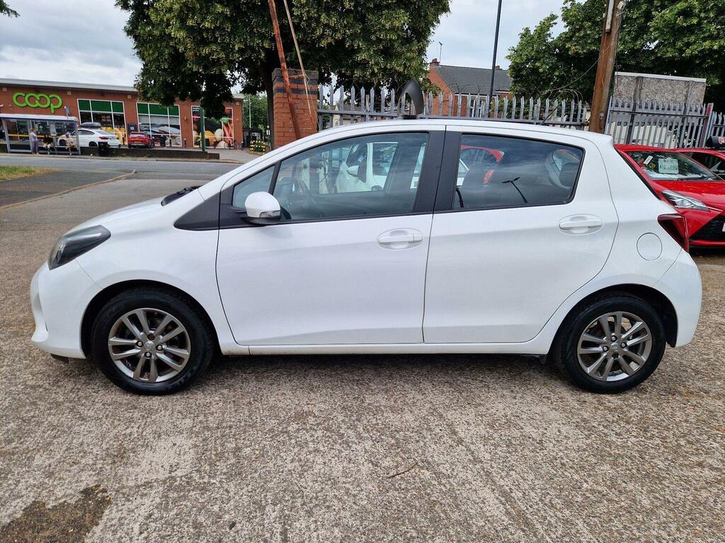 Toyota Yaris 1.33 Dual Vvt-i Icon Multidrive S Euro 5 Euro White #2