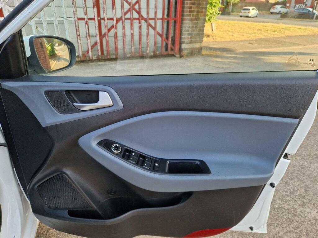 Hyundai I20 Hatchback Blue #31