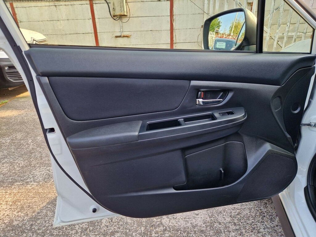 Subaru XV Suv Silver #31