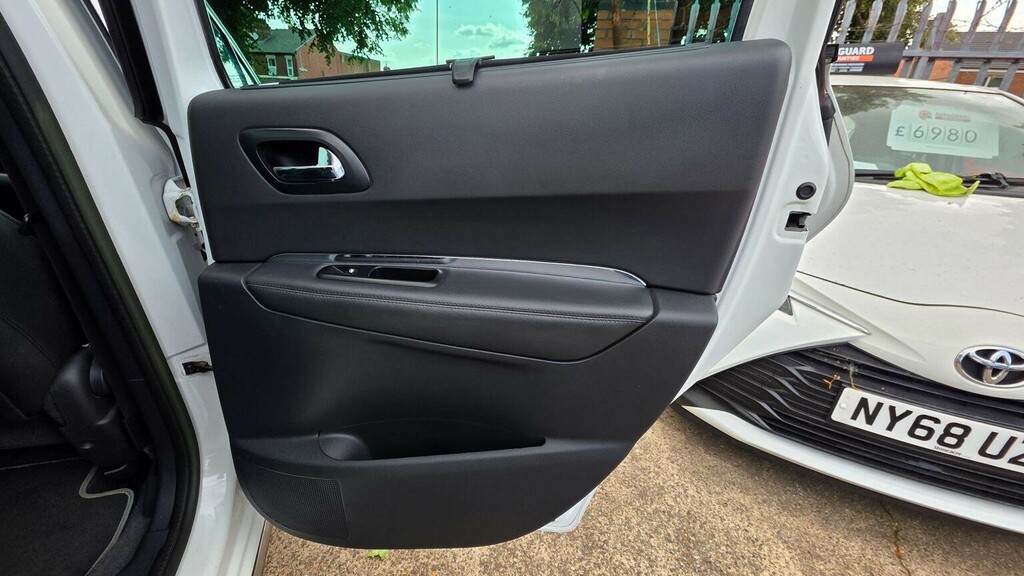 Peugeot 3008 Hatchback Black #35