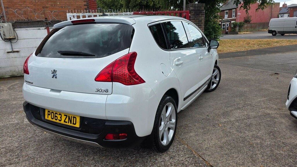 Peugeot 3008 1.6 Hdi Roland Garros Euro 5 White #3