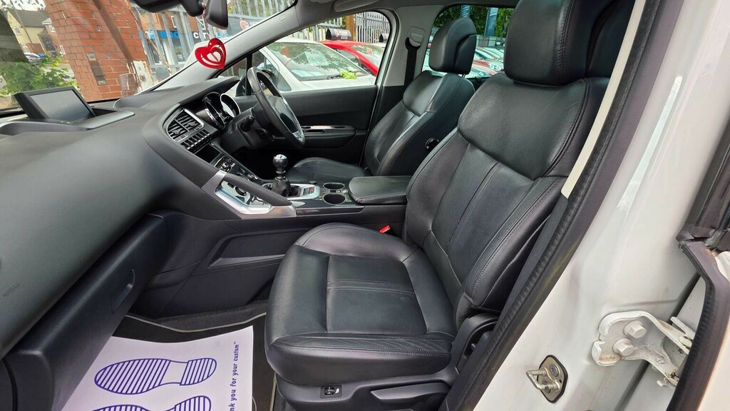 Peugeot 3008 Hatchback Black #30