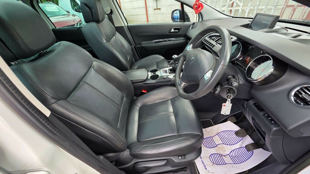 Peugeot 3008 Hatchback Black #24