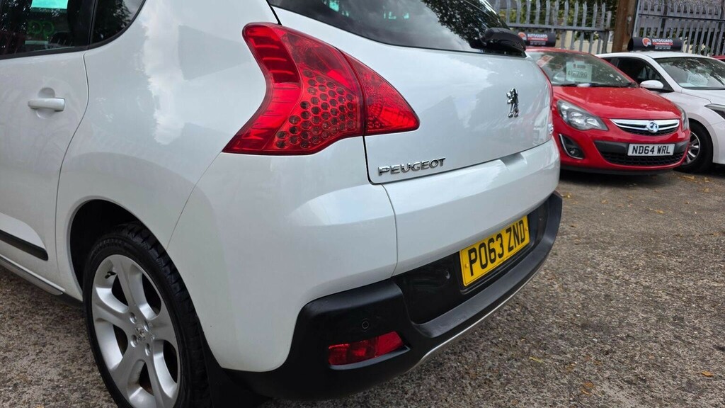 Peugeot 3008 Hatchback Black #12