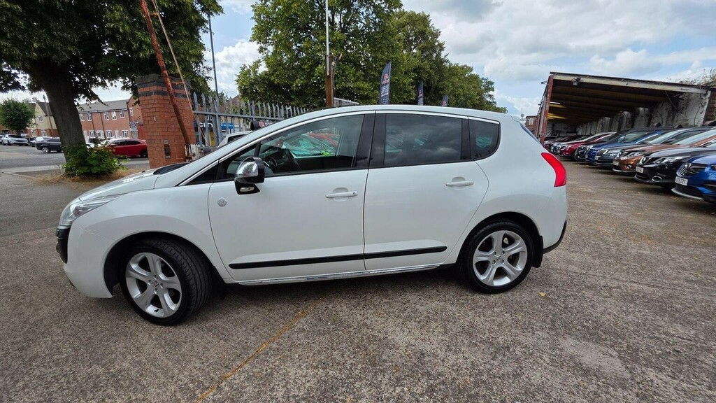 Peugeot 3008 Hatchback Black #17