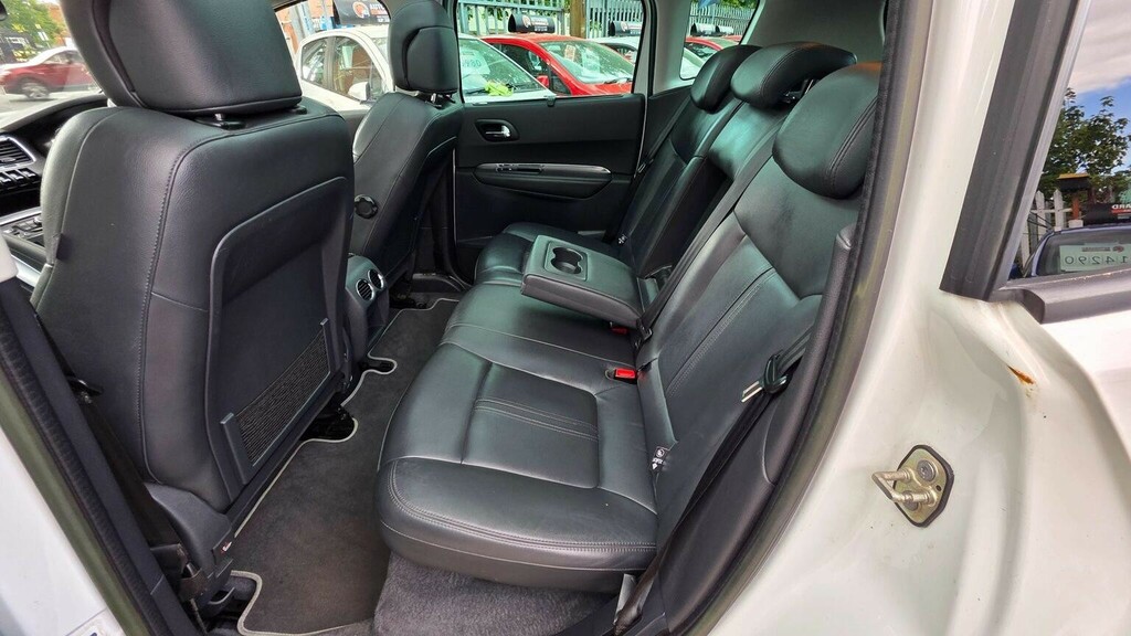 Peugeot 3008 Hatchback Black #27