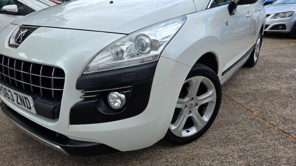 Peugeot 3008 Hatchback Black #11