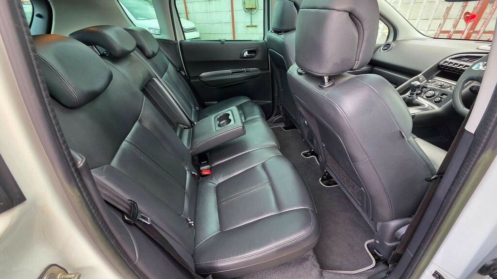 Peugeot 3008 Hatchback Black #25