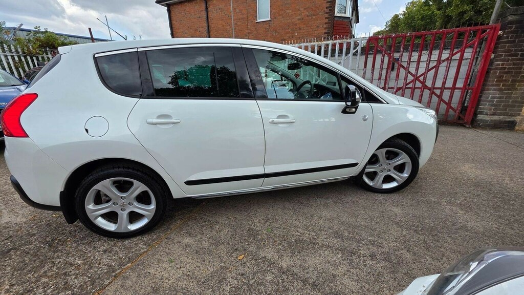 Peugeot 3008 Hatchback Black #18