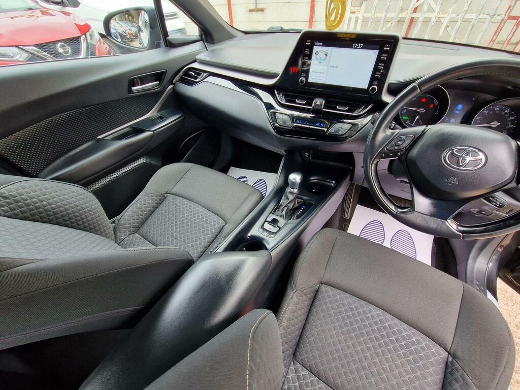 Toyota C-Hr Excel White #16