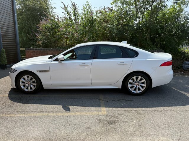 Jaguar XF 2.0D R-sport Saloon Euro 6 S S White #4