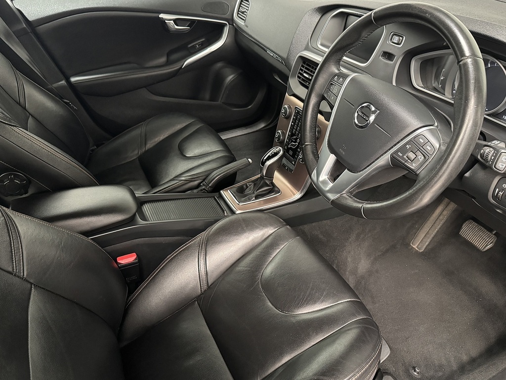 Volvo V40 Cross Country 1.5 T3 Pro Hatchback Euro 6 Ss Black #6