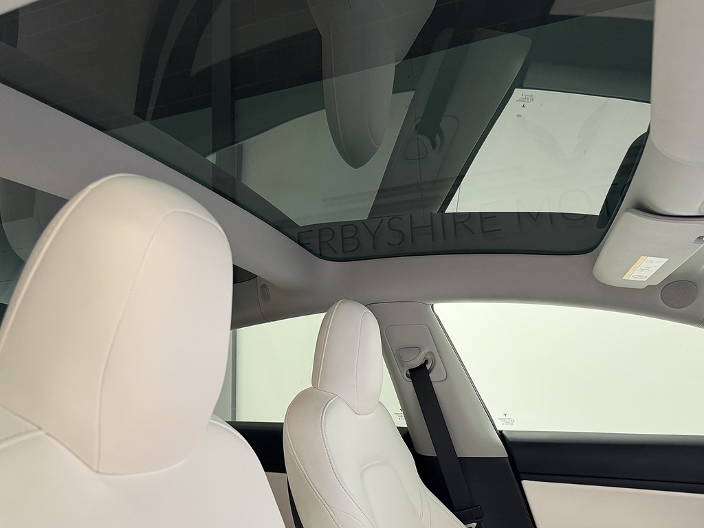 Tesla Model 3 Dual Motor Performance Saloon White #6