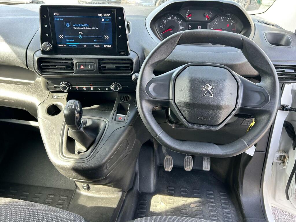 Peugeot Partner White #14
