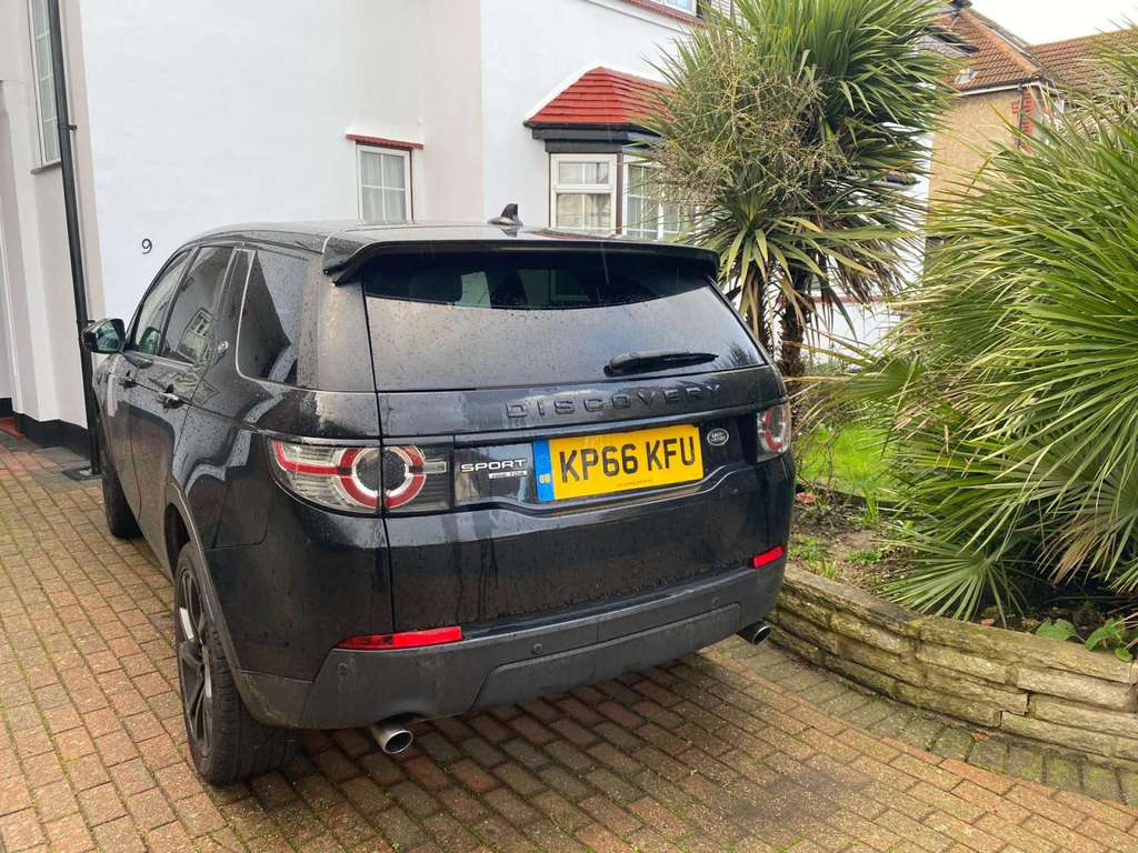 Land Rover Discovery Sport Black Hse Td4 4Wd #2
