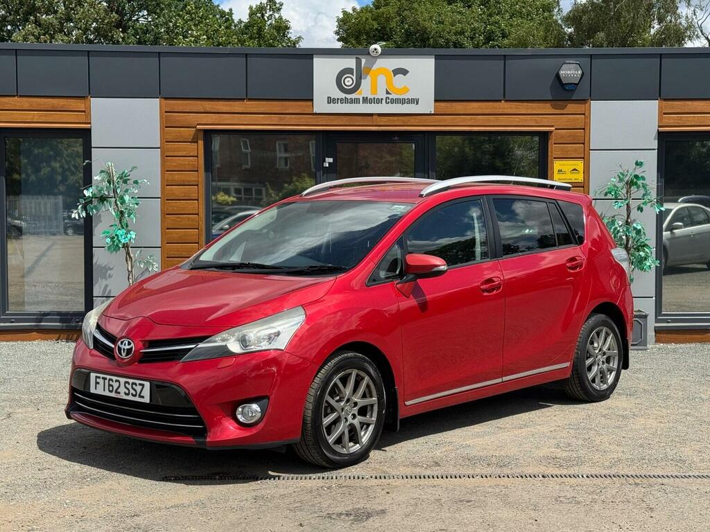 Toyota Verso 2.0 D-4d Excel Euro 5 Red