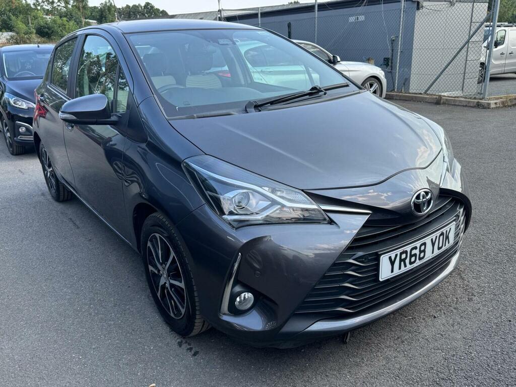 Toyota Yaris 1.5 Vvt-i Icon Tech Euro 6 Grey