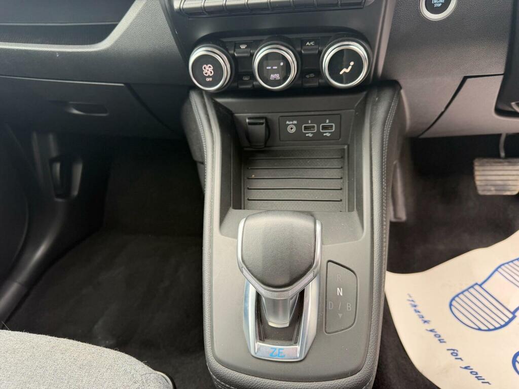 Renault Zoe I Iconic 135 Bhp Red #18
