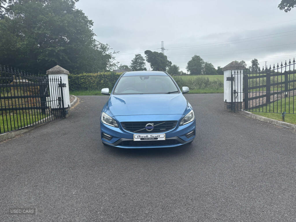 Volvo V60 D4 181 R Design Blue #3