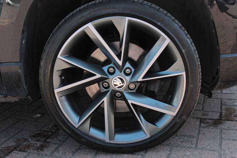 Skoda Karoq 1.5 Tsi Sport Line - 2020 70 NX70WYA Black #5