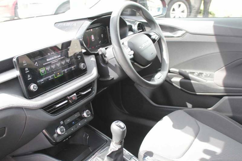 Skoda Fabia 1.0 Mpi 80 Design Edition - 2025 75 NX75TXP Red #2