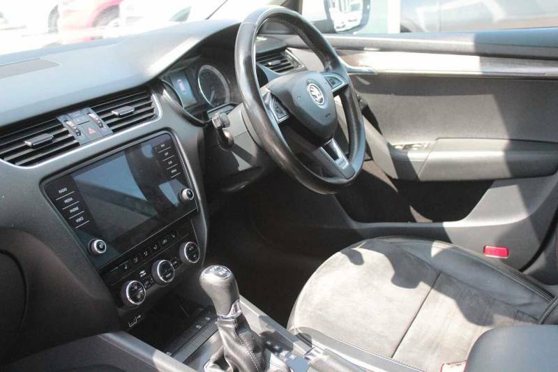 Skoda Octavia 2.0 Tdi Cr Scout 4X4 Dsg - 2018 68 Grey #2