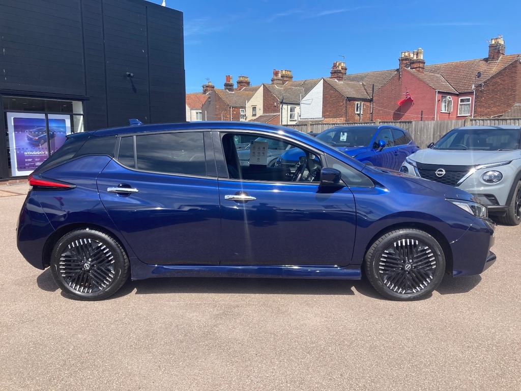 Nissan Leaf 110Kw Tekna 39Kwh Blue #2