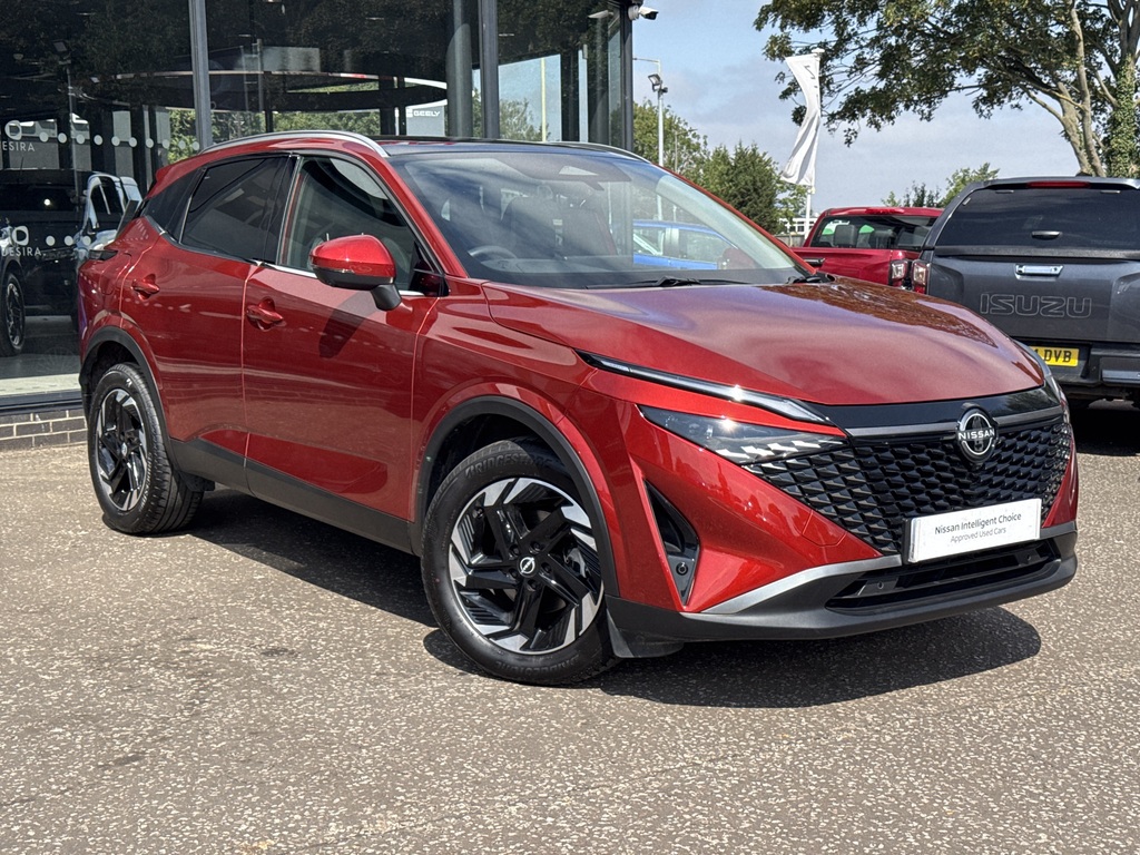 Nissan Qashqai 1.3 Dig-t Mh N-connecta Red