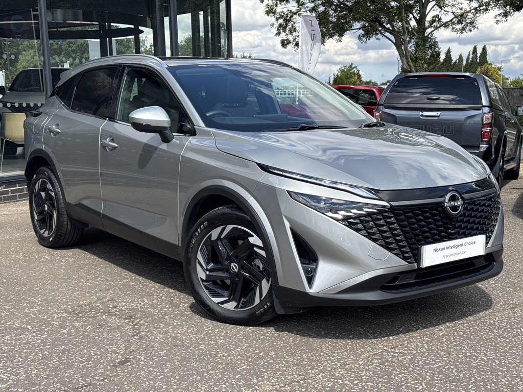 Nissan Qashqai 1.3 Dig-t Mh 158 N-connecta Xtronic Silver
