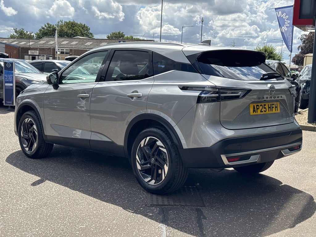 Nissan Qashqai 1.3 Dig-t Mh 158 N-connecta Xtronic AP25HFH Silver #6