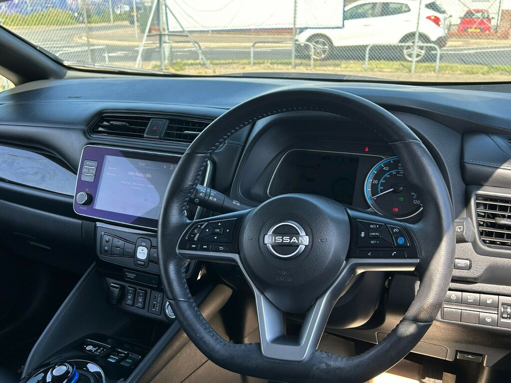 Nissan Leaf 110Kw Tekna 39Kwh AO23KDF Black #2